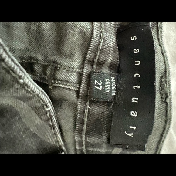 Camo distressed shorts - Picture 3 of 3